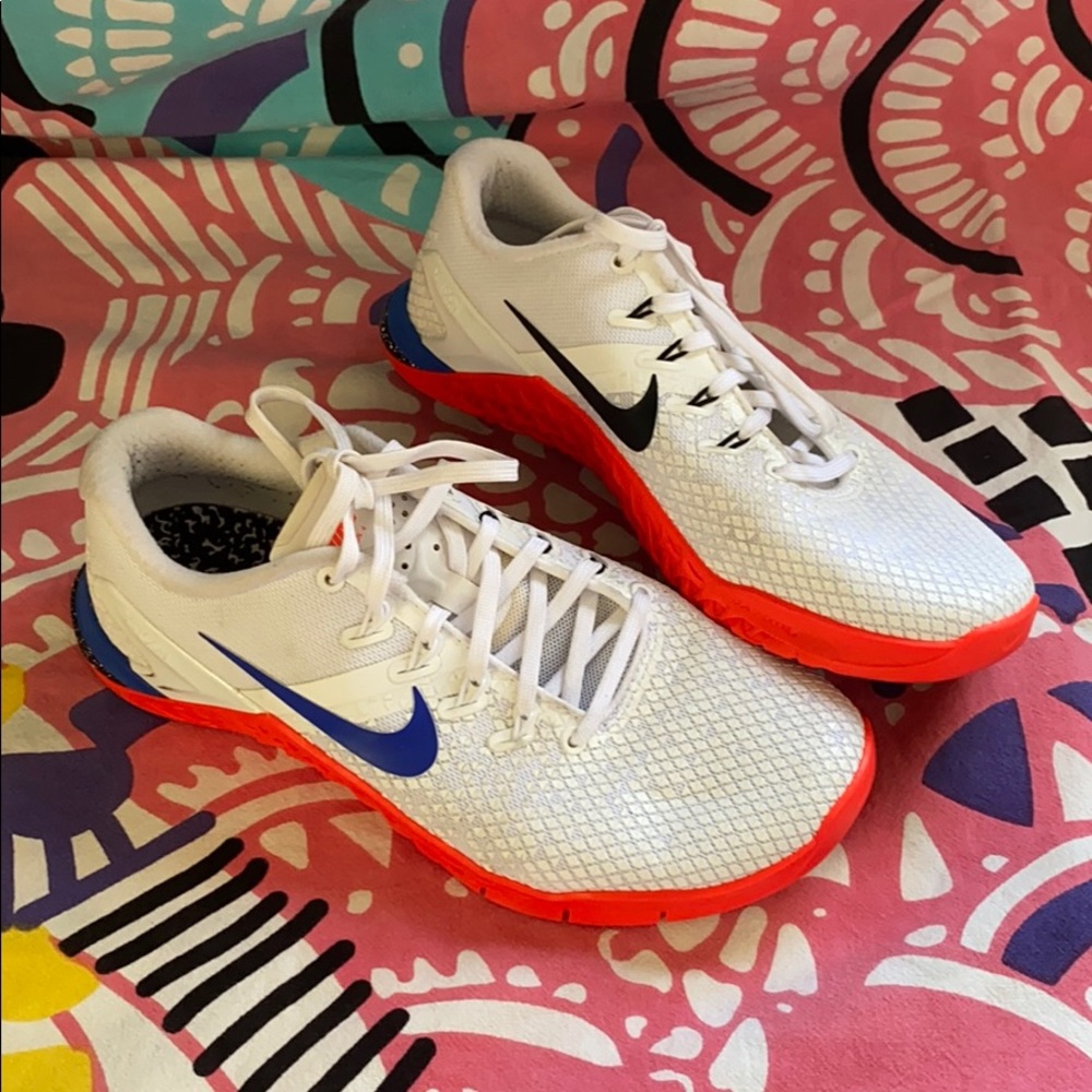 SOLD Nike METCON 4 Pink & White